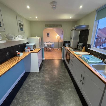 Lighthouse View, One Min From Harbour & Beach Apartment Scarborough Exterior foto