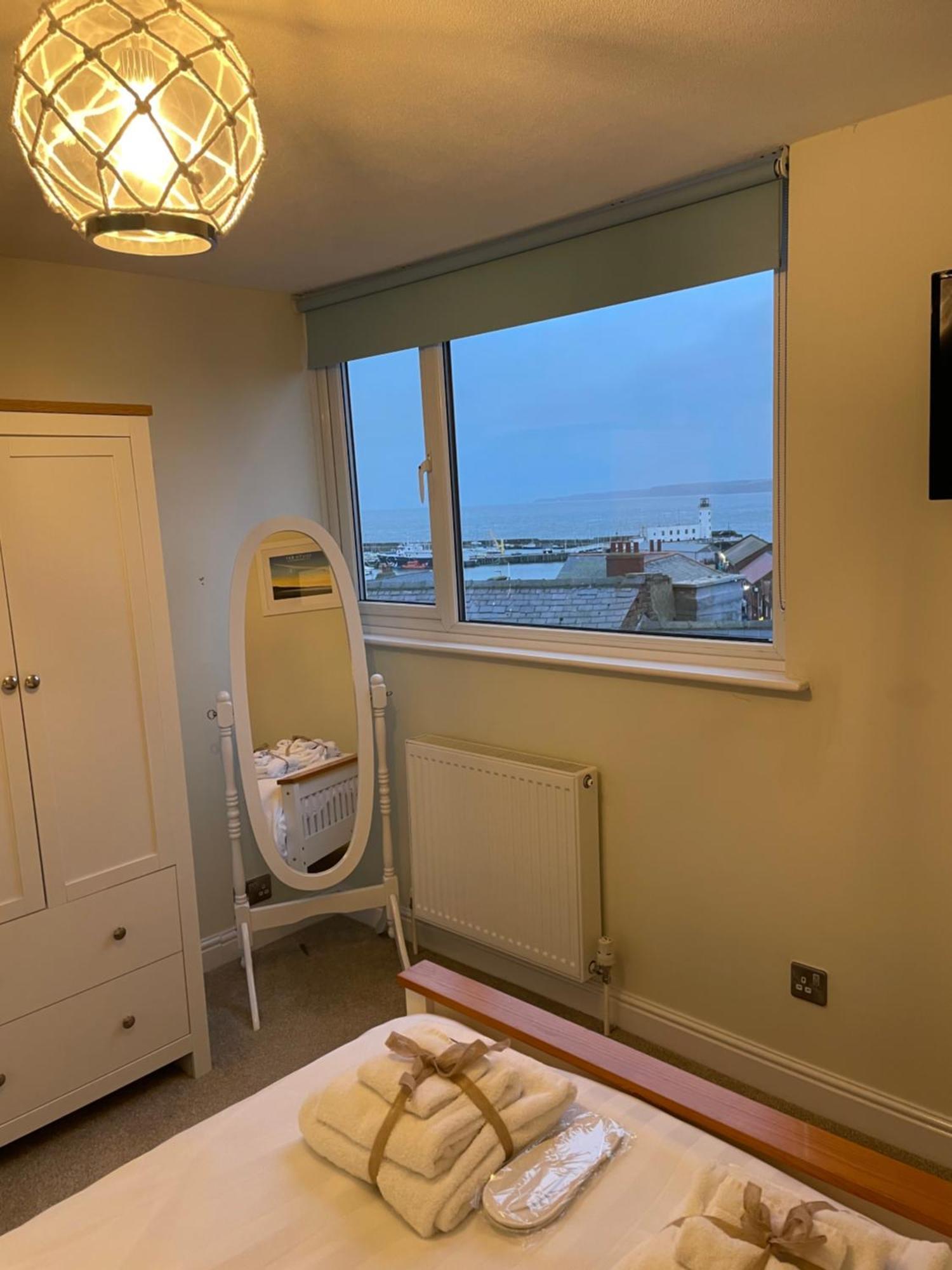 Lighthouse View, One Min From Harbour & Beach Apartment Scarborough Exterior foto